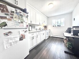 22 Westgate Rd, Unit 6 in West Roxbury, MA - Building Photo