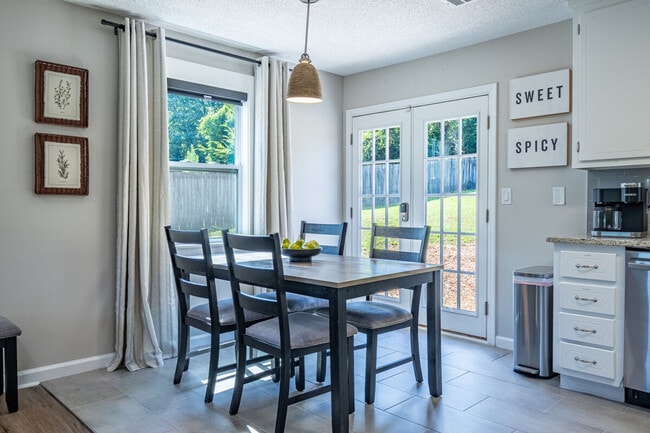 25 Jennifer Ln in Rydal, GA - Building Photo - Building Photo