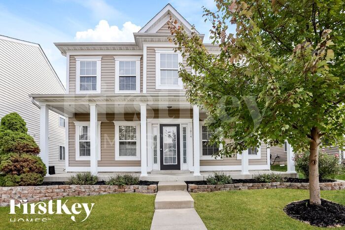 1014 Glengarry Dr in Wentzville, MO - Building Photo