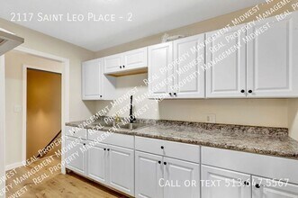 2117 St Leo Pl in Cincinnati, OH - Building Photo - Building Photo