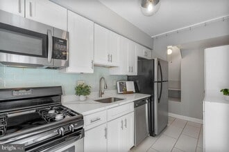 2801 16th Rd S in Arlington, VA - Building Photo - Building Photo