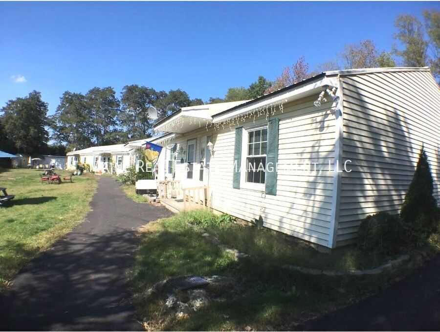 47 Hill St in Eddington, ME - Building Photo