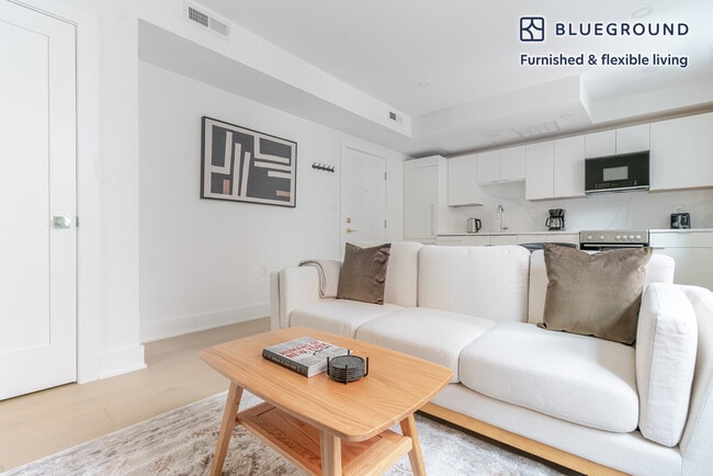 2116 Kalorama Rd NW in Washington, DC - Building Photo - Building Photo