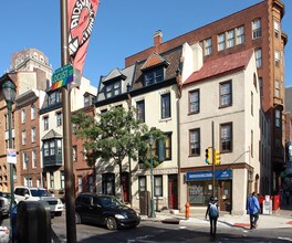 1201-1211 Locust St in Philadelphia, PA - Building Photo - Primary Photo