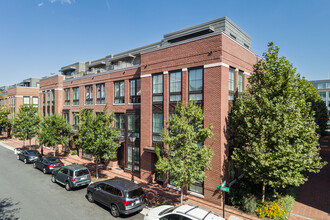 Robinson Landing in Alexandria, VA - Building Photo - Building Photo