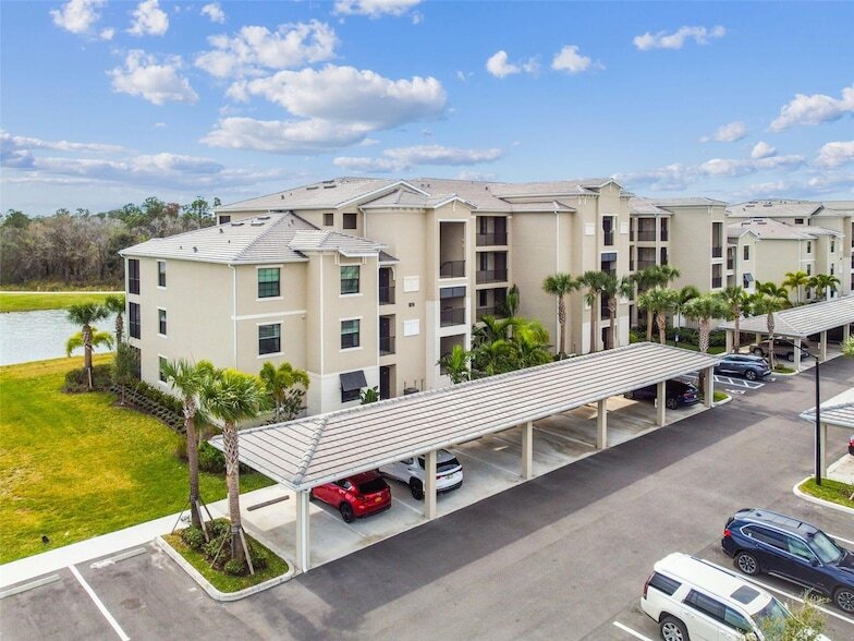 18114 Gawthrop Dr, Unit 106 in Bradenton, FL - Building Photo