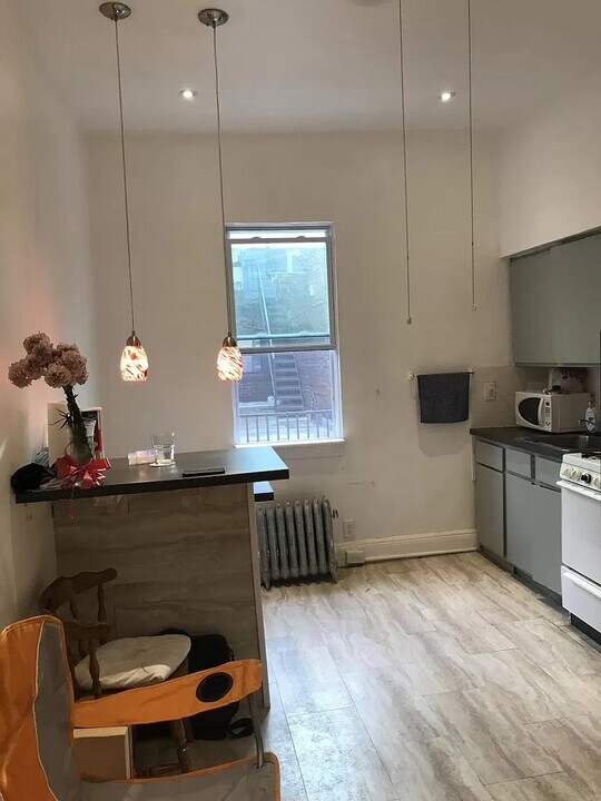 5807 Hobart St, Unit 5807 Hobart Apartment 1 in Pittsburgh, PA - Building Photo