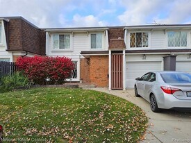 8676 Community Blvd, Unit 2 in Warren, MI - Building Photo