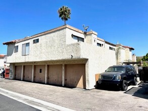 8112 Constantine Dr in Huntington Beach, CA - Building Photo - Building Photo