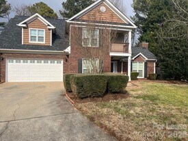 9015 Carastan Dr in Charlotte, NC - Building Photo