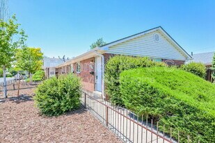 9295 E 14th Ave in Aurora, CO - Building Photo