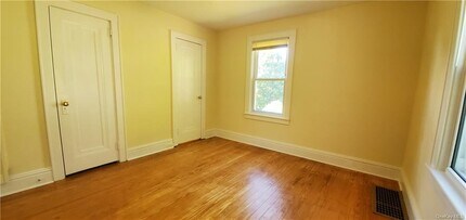 85 Hutchinson Ave in Wingdale, NY - Building Photo - Building Photo