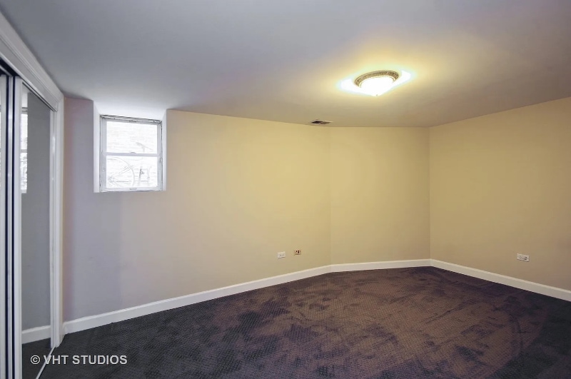 945 W Agatite Ave in Chicago, IL - Building Photo