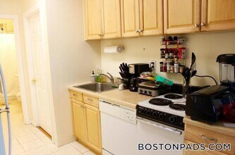 879 Beacon St in Boston, MA - Foto de edificio - Building Photo