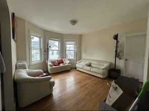 110 Murdock St, Unit 3 in Boston, MA - Foto de edificio - Building Photo
