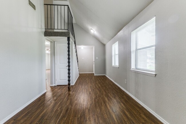 12129 Spring Branch Dr in Balch Springs, TX - Foto de edificio - Building Photo