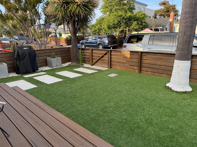 125 Anchorage Ave in Santa Cruz, CA - Building Photo - Building Photo