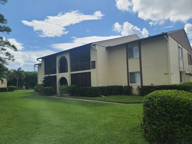 317 Knotty Pine Cir
