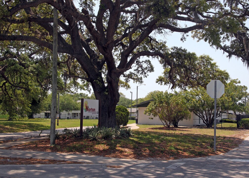 Norton Apartments in Clearwater, FL - Foto de edificio