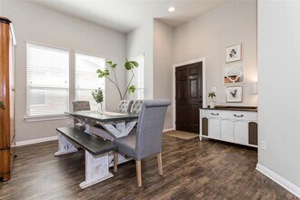 5305 Traviston Dr in Austin, TX - Building Photo - Building Photo