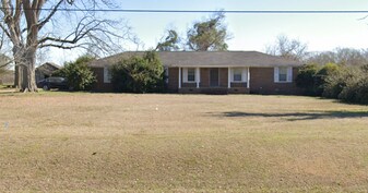 1297 N Eufaula Ave in Eufaula, AL - Building Photo