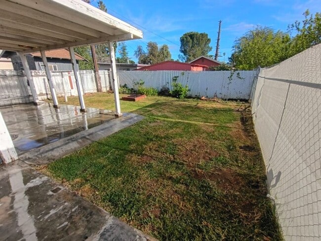 201 W Dale St in Beaumont, CA - Building Photo - Building Photo