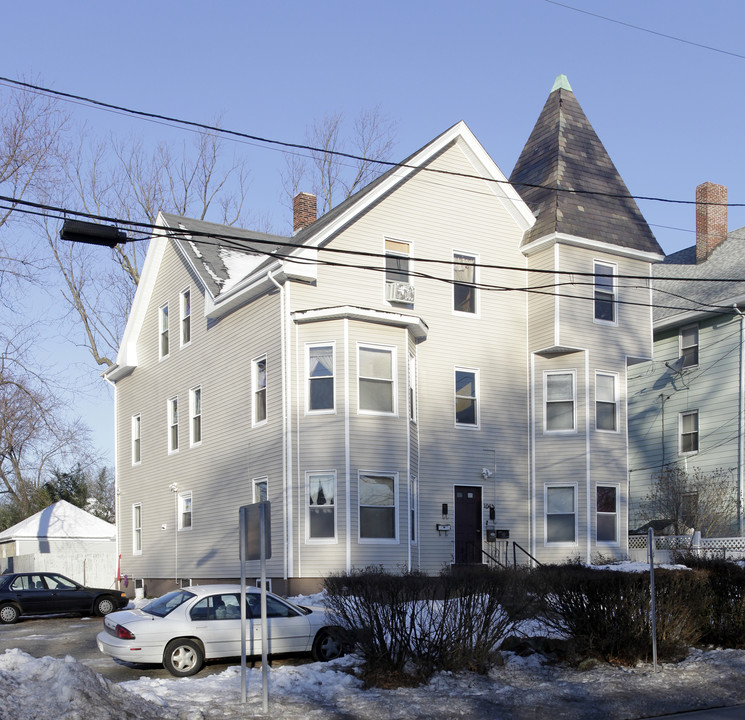 1045 Elmwood Ave in Providence, RI - Building Photo