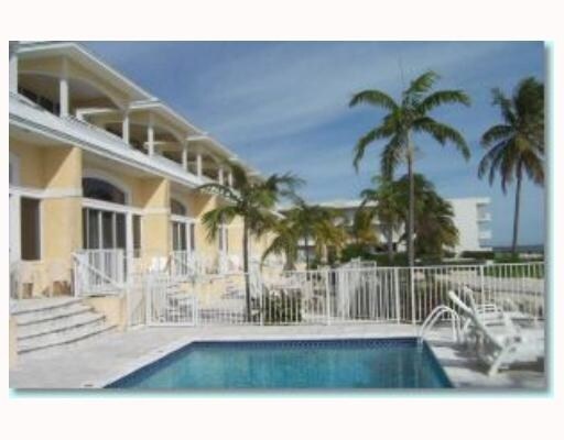 Glunz Ocean Beach Hotel & Resort in Key Colony Beach, FL - Building Photo - Building Photo