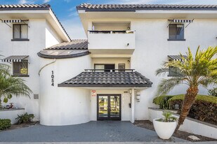 Park Downtown Apartments in Santa Ana, CA - Building Photo