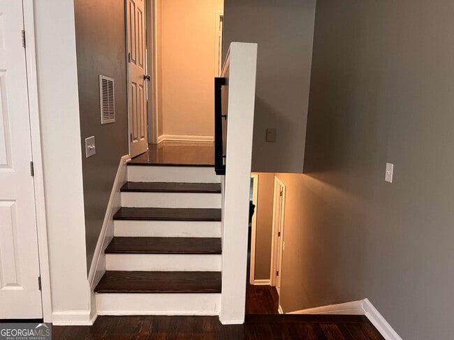 1947 Kenwood Pl SE in Smyrna, GA - Building Photo - Building Photo