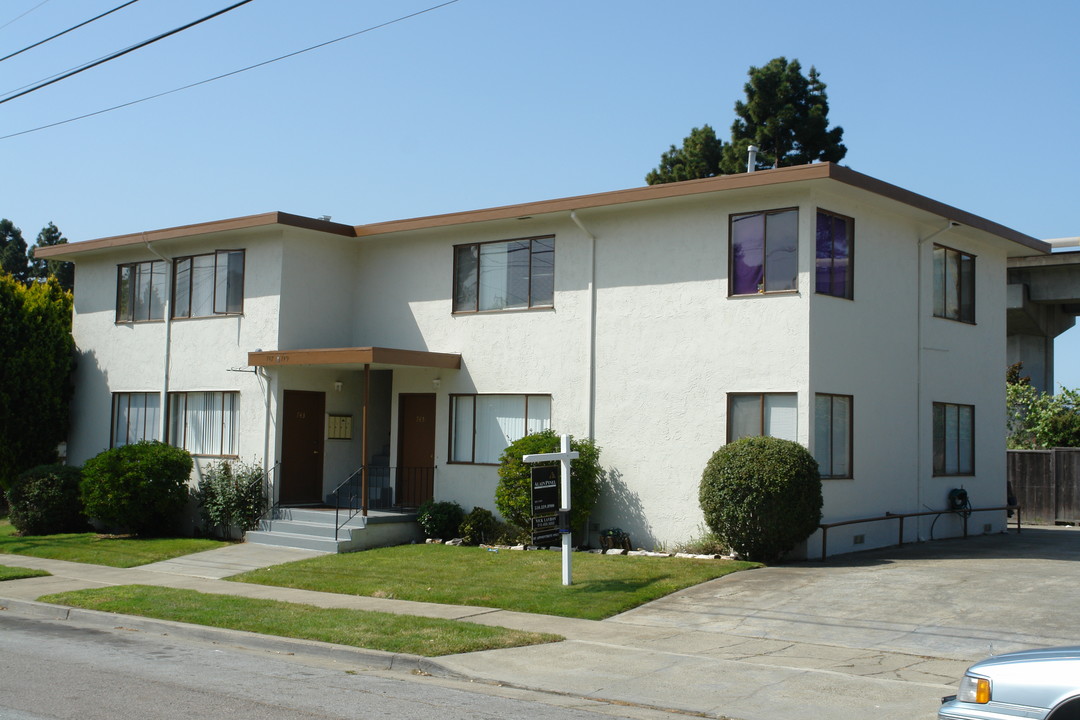 743 Liberty St in El Cerrito, CA - Building Photo