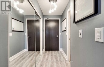 1-801 De Boers Dr in Toronto, ON - Building Photo - Building Photo