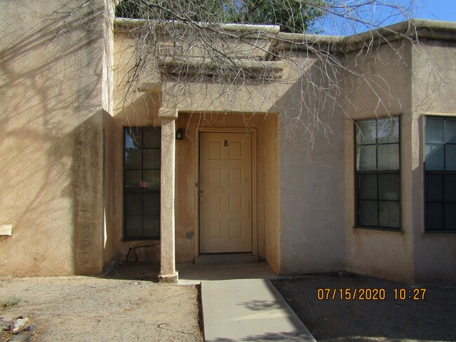 4025 Mary Cir in Las Cruces, NM - Building Photo - Building Photo