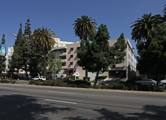 Fountain Terrace Apartments in Van Nuys, CA - Building Photo - Building Photo