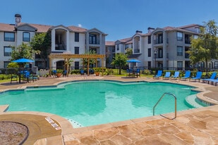 Discovery at West Road in Houston, TX - Building Photo