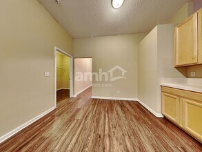 9426 Staplehurst Dr in Jacksonville, FL - Building Photo - Building Photo