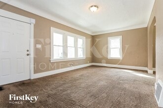 754 North Ave in Aurora, IL - Foto de edificio - Building Photo