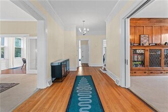 1084 Shady Ave in Pittsburgh, PA - Building Photo - Building Photo
