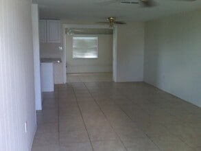 132 Dowling Ave NE in Port Charlotte, FL - Building Photo - Building Photo