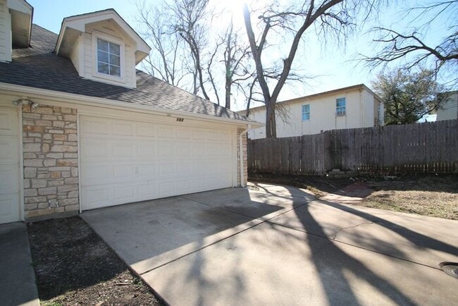 107 Brazos Ln in Weatherford, TX - Building Photo - Building Photo