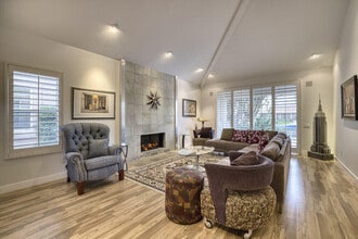 17 Lakeshore Dr in Rancho Mirage, CA - Building Photo - Building Photo