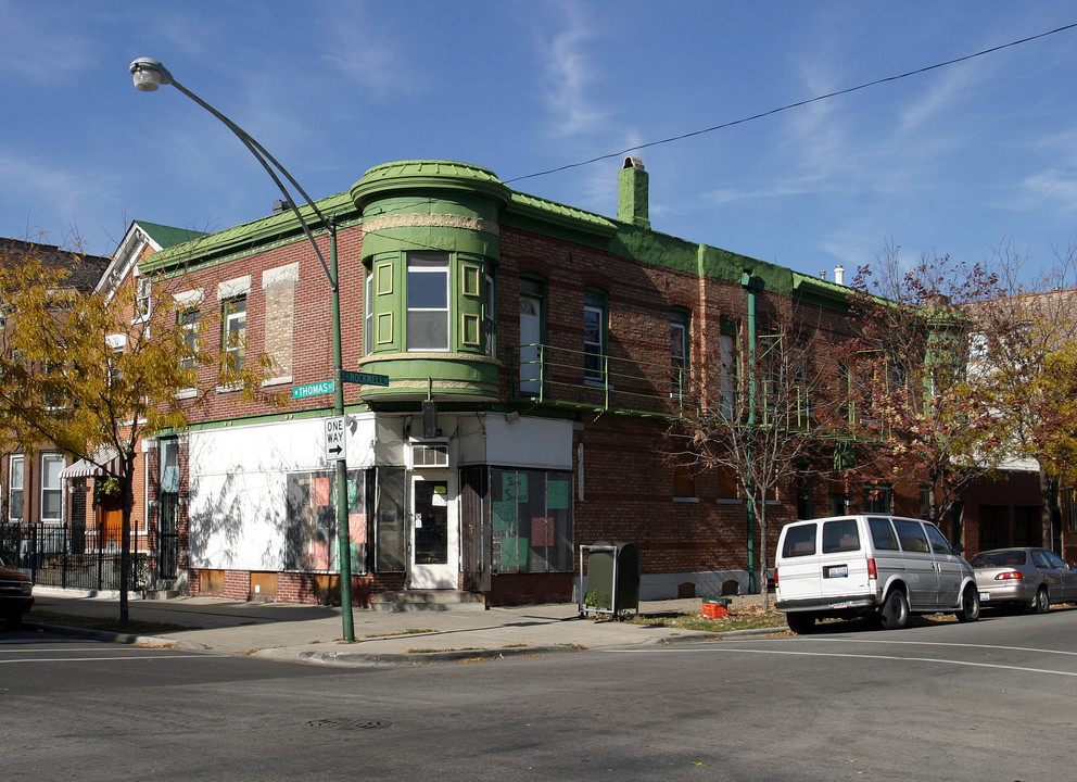 2600 W Thomas St in Chicago, IL - Building Photo