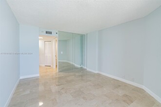 6767 Collins Ave, Unit 1505 in Miami, FL - Building Photo - Building Photo