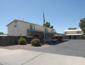 2123-2133 N Madelyn Cir in Tucson, AZ - Foto de edificio - Building Photo