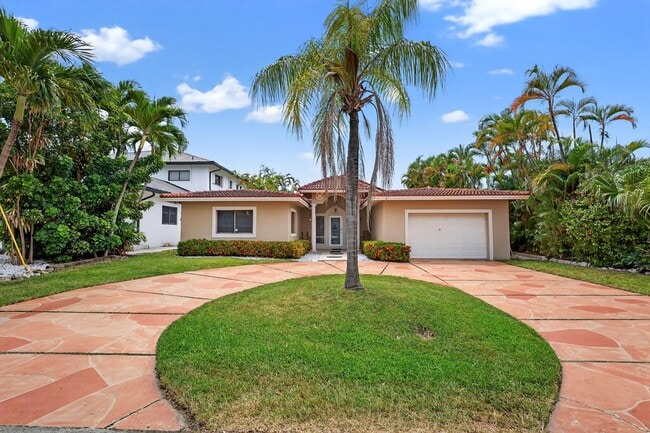 property at 317 S Riverside Dr