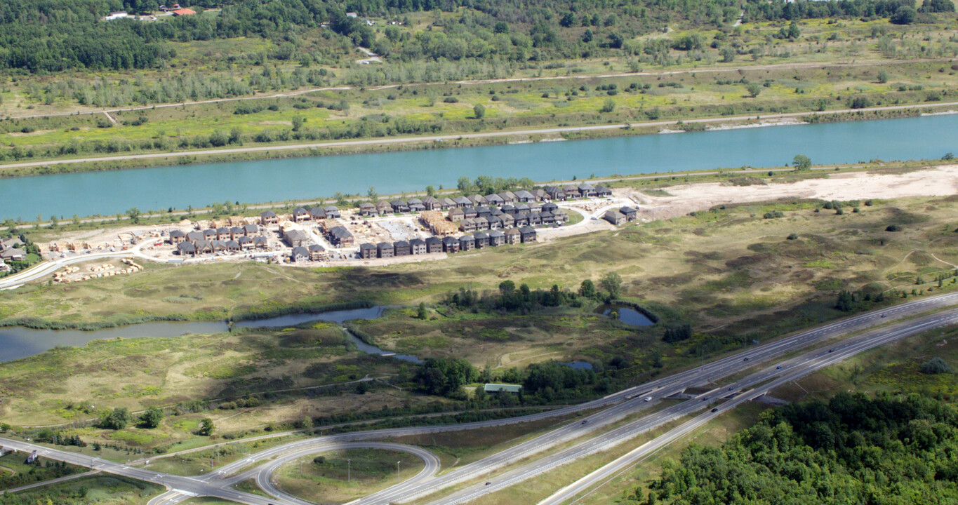 Edgewater Trails in Welland, ON - Building Photo