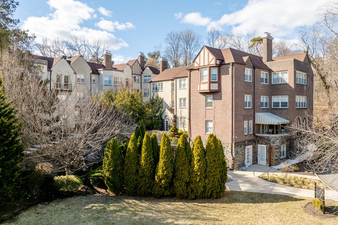 Merion Manor in Merion Station, PA - Building Photo