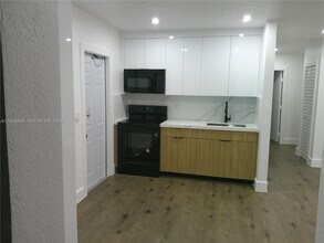 12400 NE 11th Ct in North Miami, FL - Building Photo - Building Photo