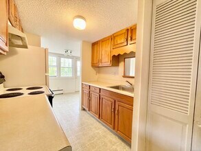 17 Warren Rd in Wolcott, CT - Building Photo - Building Photo