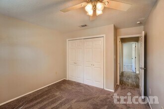 2247 Blue Tern Dr in Palm Harbor, FL - Foto de edificio - Building Photo